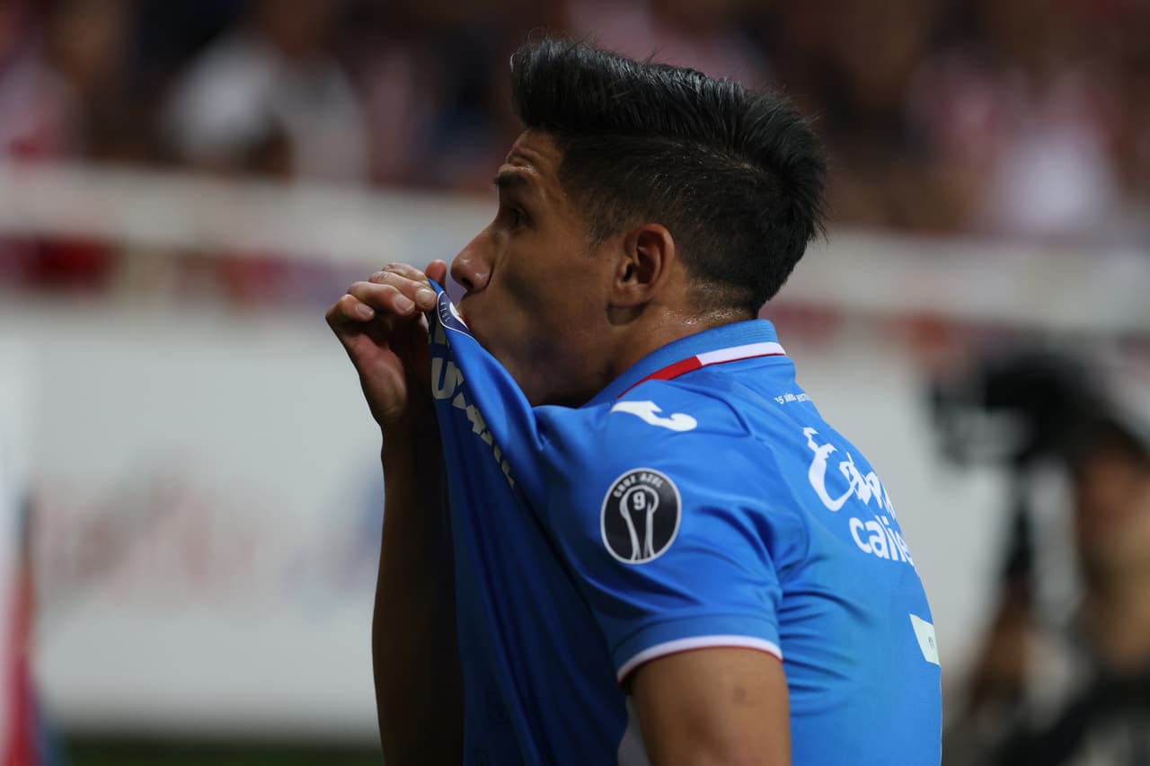 ¡Vaya festejo! Uriel Antuna restriega su gol a Chivas