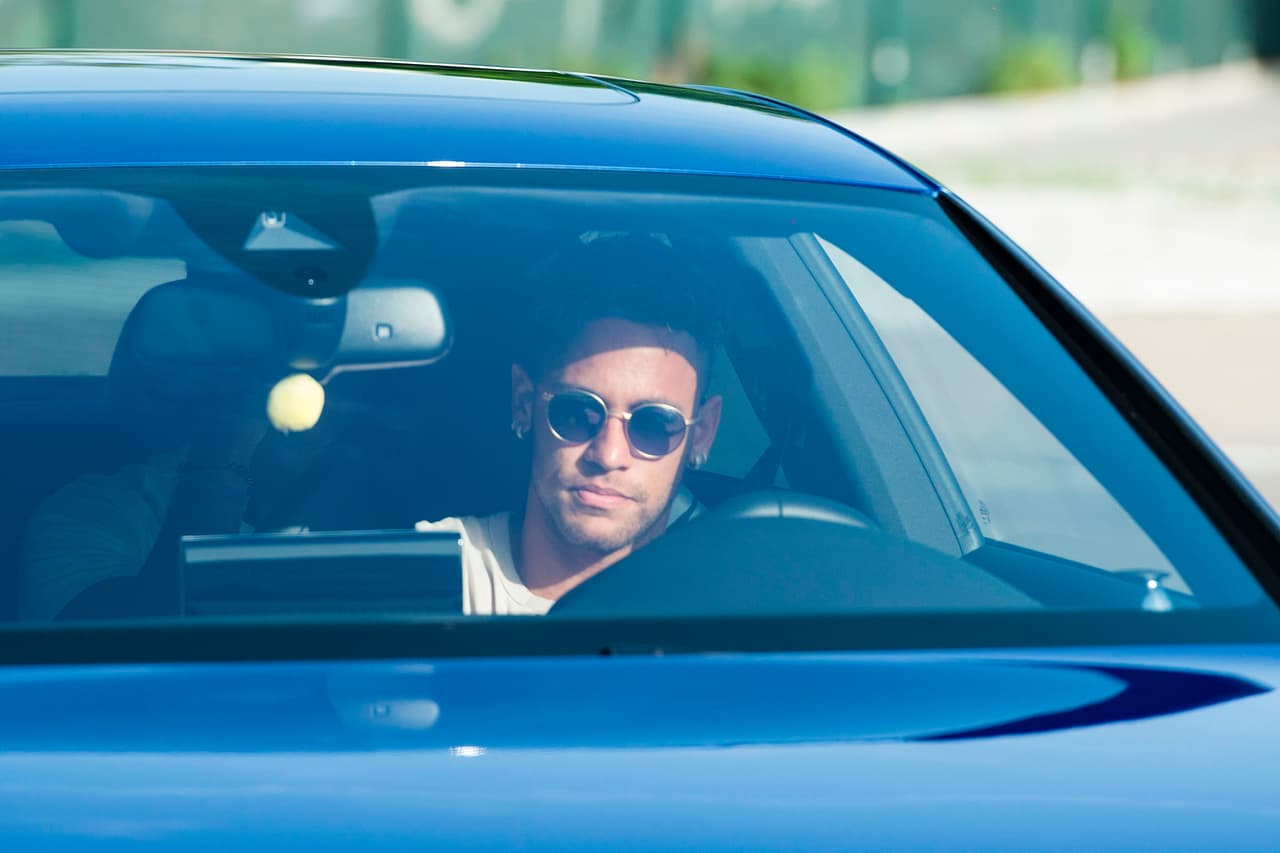 Neymar firmaría por cinco años con el PSG, una operación que ronda 500 millones de euros