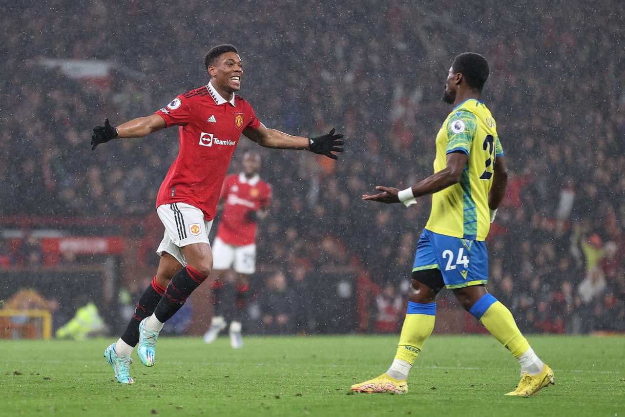 Manchester United volvió a jugar en Old Trafford en la Premier League con triunfo contundente sobre Nottingham Forest.