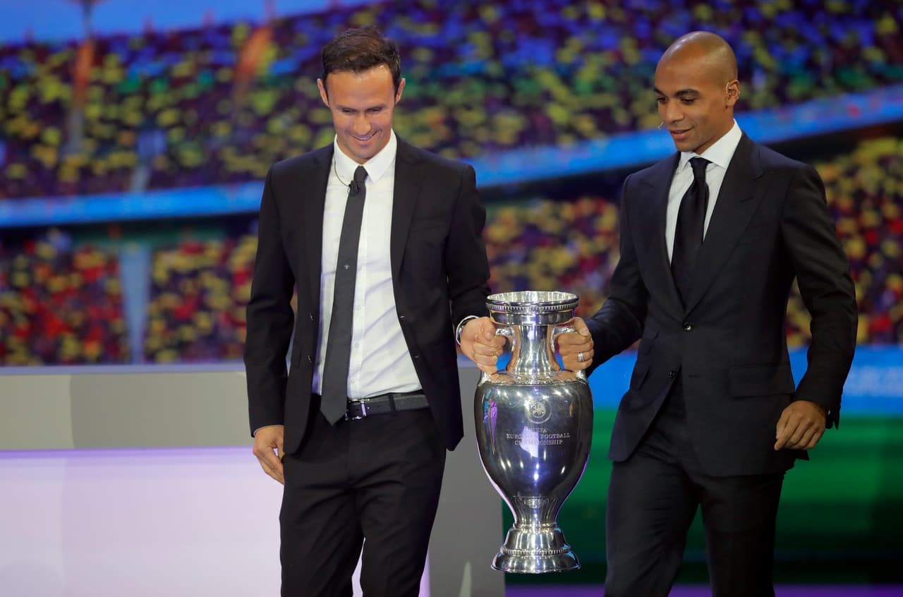 Grupo F: ganador play-off A, Portugal, Francia, Alemania.