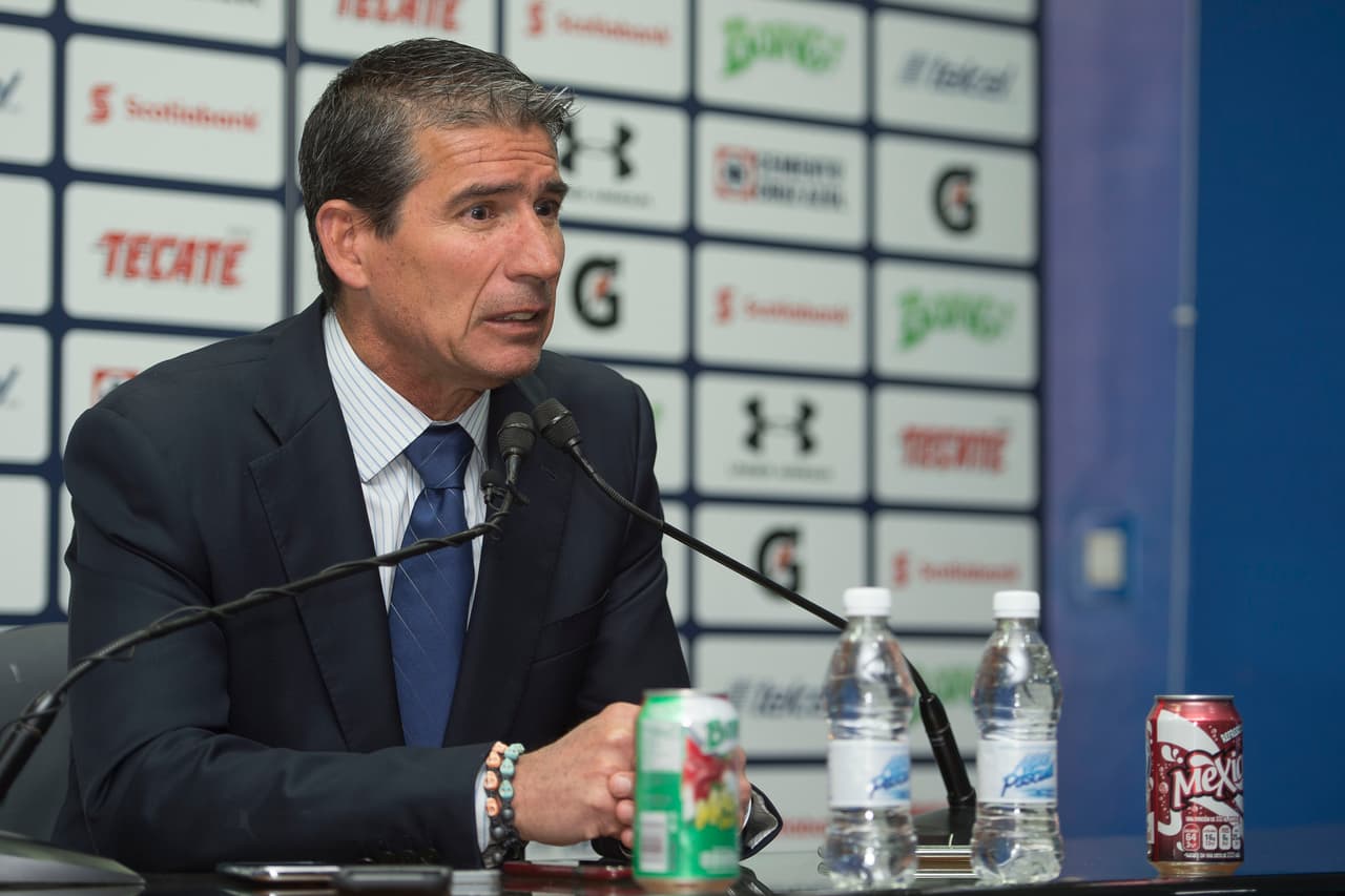 Photo during Press Conference of the Cruz Azul Team prior to the start of the Clausura 2017 tournament of the BBVA Bancomer MX League. Foto durante Conferencia de Prensa del Equipo Cruz Azul previo al inicio del torneo Clausura 2017 de la Liga BBVA Bancomer MX, en la foto: Eduardo de la Torre 20/12/2016/MEXSPORT/Osvaldo Aguilar.
