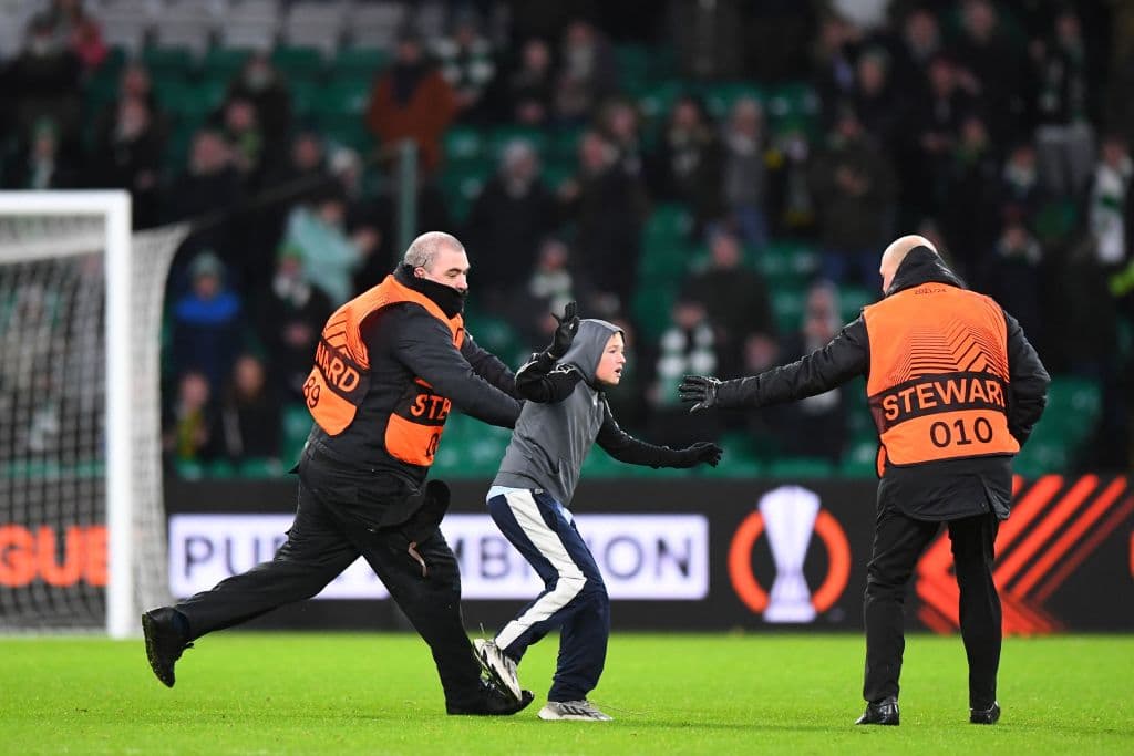 Celtic se impone 3-2 al Real Betis durante la última Jornada de la fase de Grupos en la UEFA Europa League. Welsh, Henderson y Turnbull le dieron la victoria al equipo escocés, mientras que Bain (autogol) y Borja Iglesias descontaron para los béticos. Diego Lainez jugó 63 minutos.