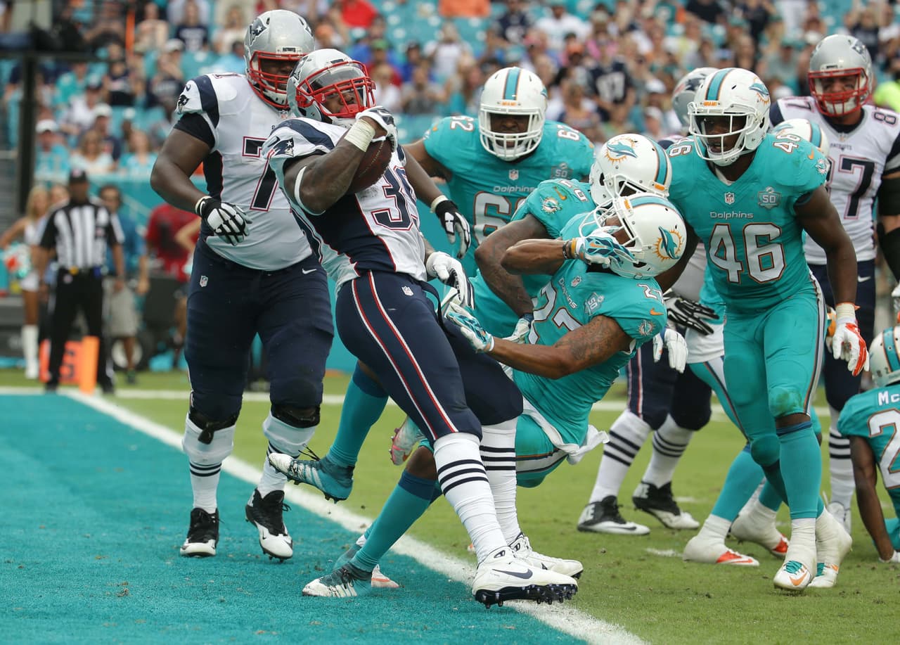 Tom Brady tuvo un mal día en Florida y los Patriots fueron derrotados 20-10 por Dolphins, y con ello la posibilidad de ser los sembrados N°1 AFC. Checa las mejores tomas de este duelo.