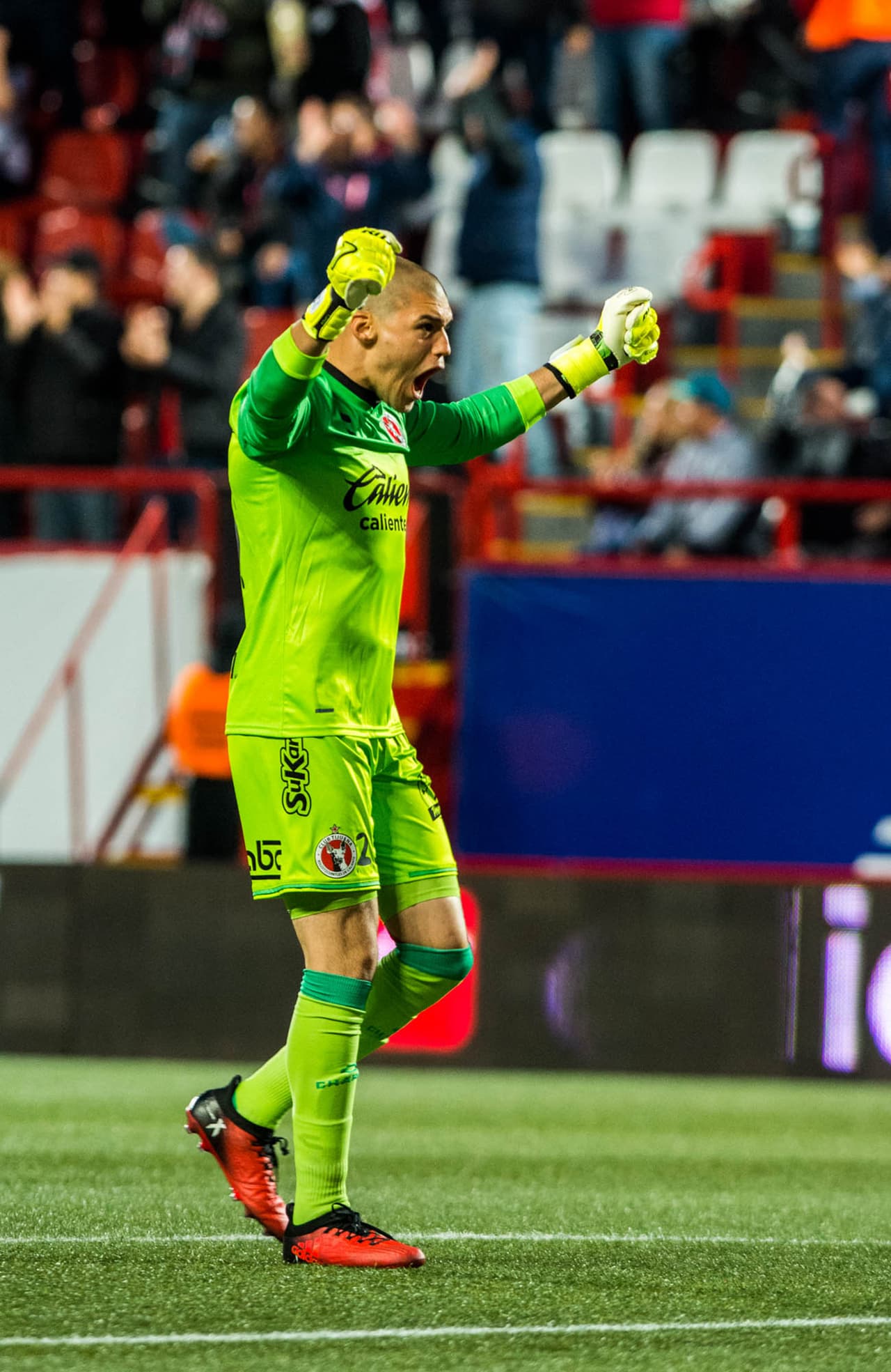 En los últimos minutos Gibran Lajud se convirtió en figura con dos grandes salvados que evitaron goles de Valdés y Ruidíaz.