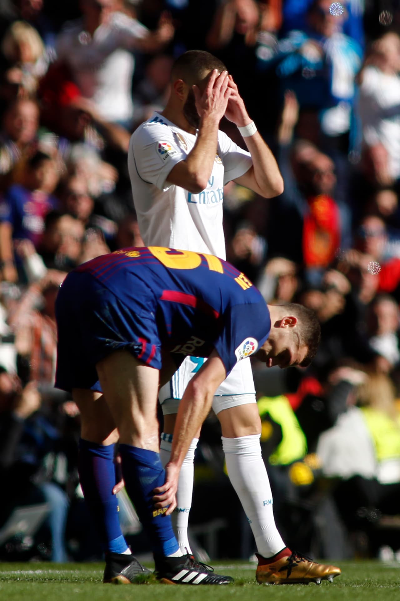 Se lamentaba el francés, que no estaba teniendo el apoyo de la afición desde la tribuna. Muchos pitos para el delantero.