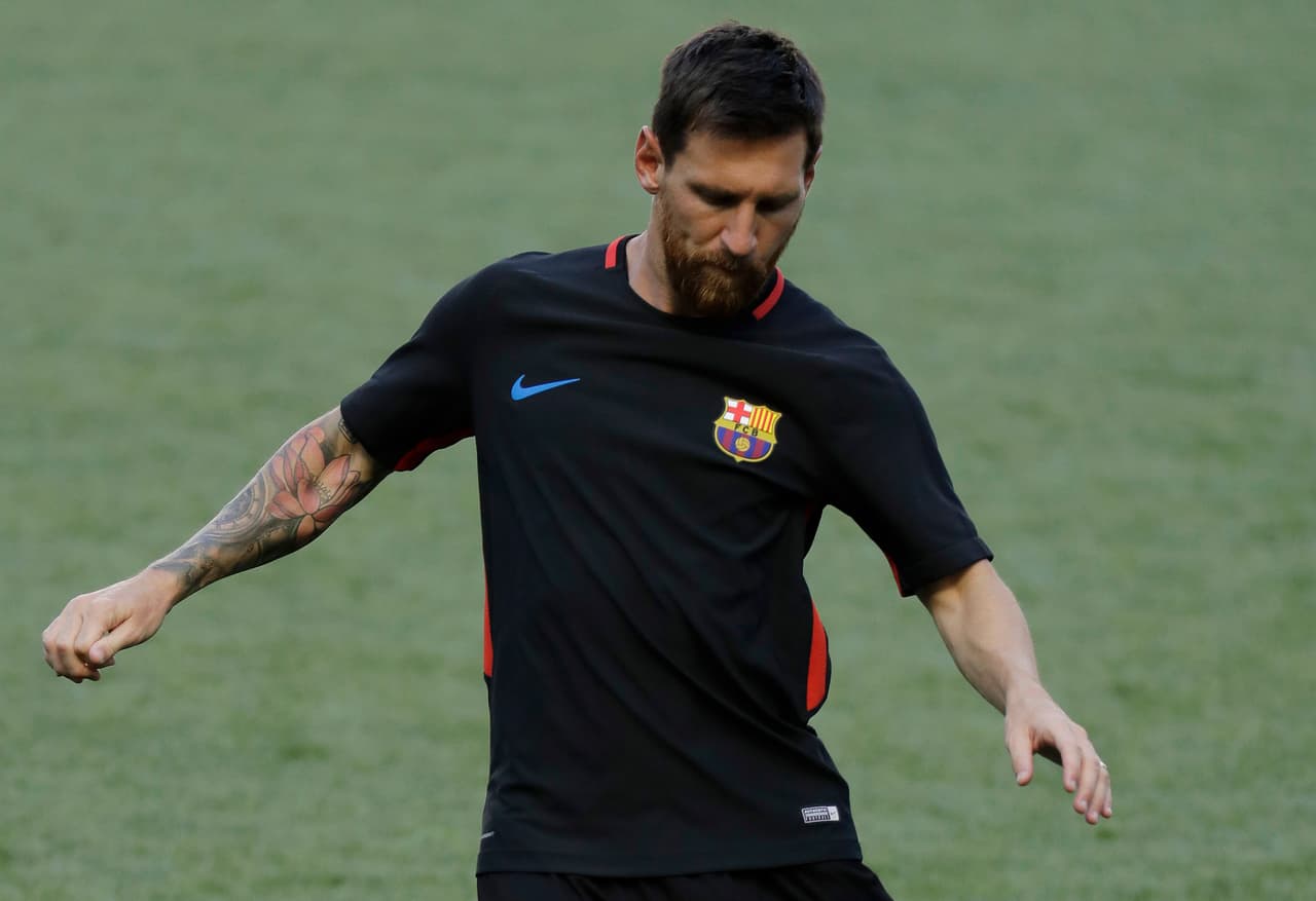 En medio de todo, fue la primera vez que Messi compartió su protagonismo habitual en Barcelona. Todo por el rumor de la salida de Neymar.