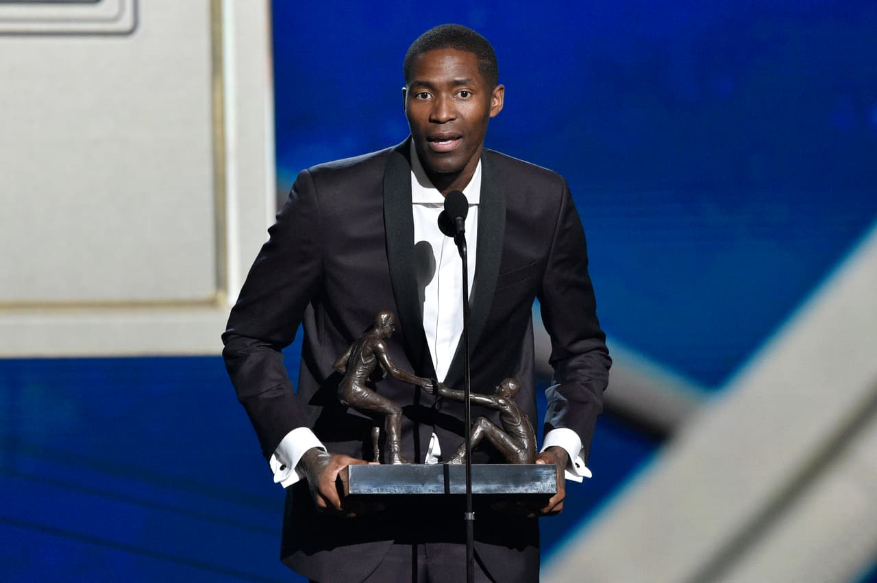 Jamal Crawford, de Minnesota Timberwolves, fue condecorado con el Twyman–Stokes a mejor compañero de equipo.