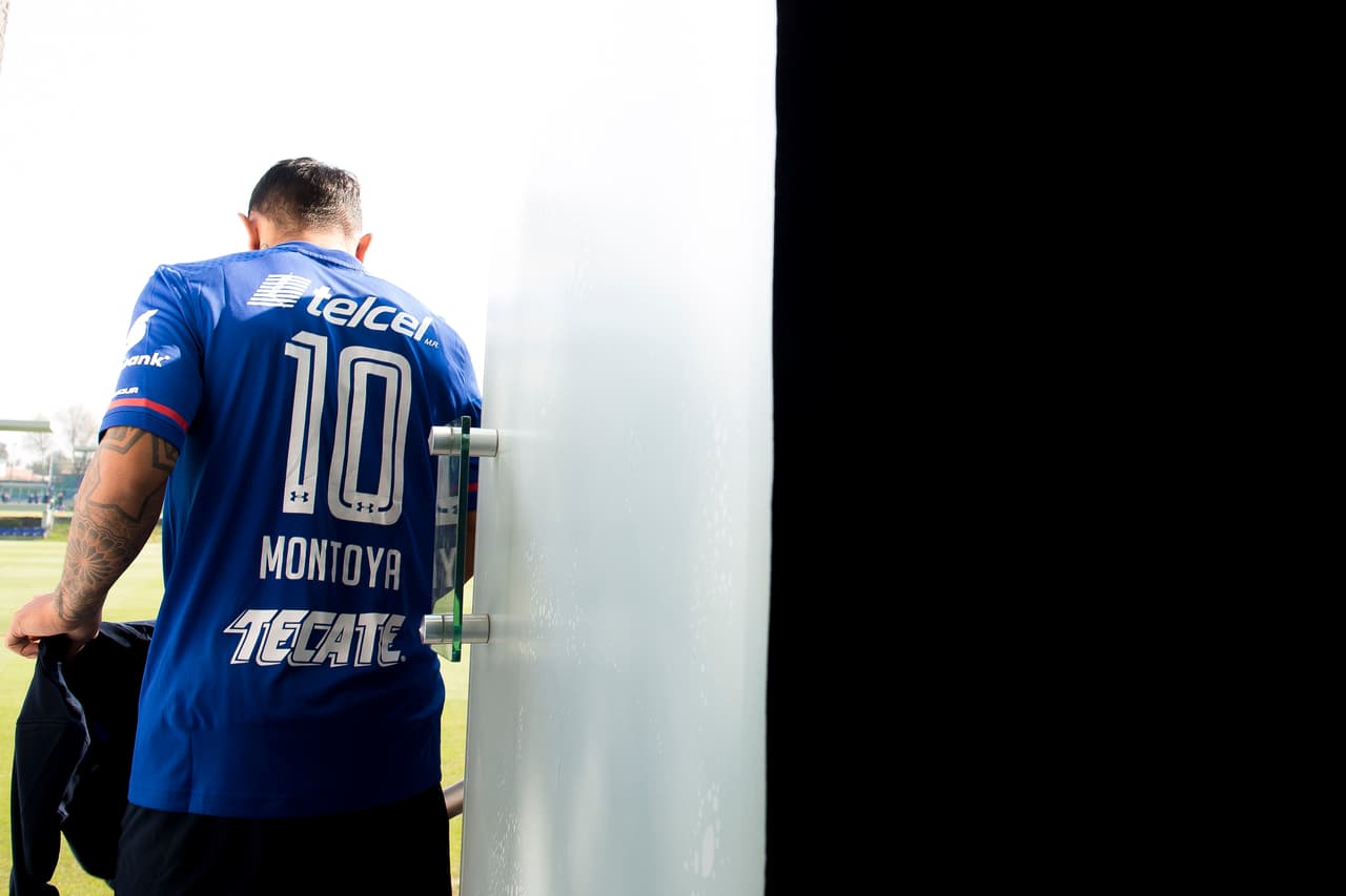 <del>El nuevo '10' de Cruz Azul tiene la esperanza de la afición para traer una nueva etapa al equipo.</del>