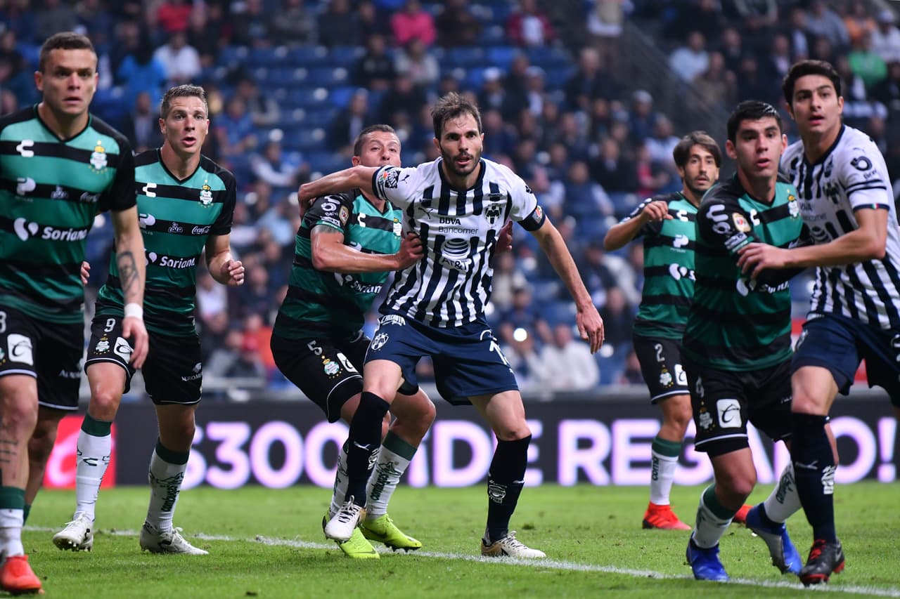 El duelo más apretado, en teoría, de los Cuartos de Final se daba entre Monterrey y Santos Laguna en el Estadio BBVA, encarando al 4 y al 5 de la tabla general en este interesante duelo.