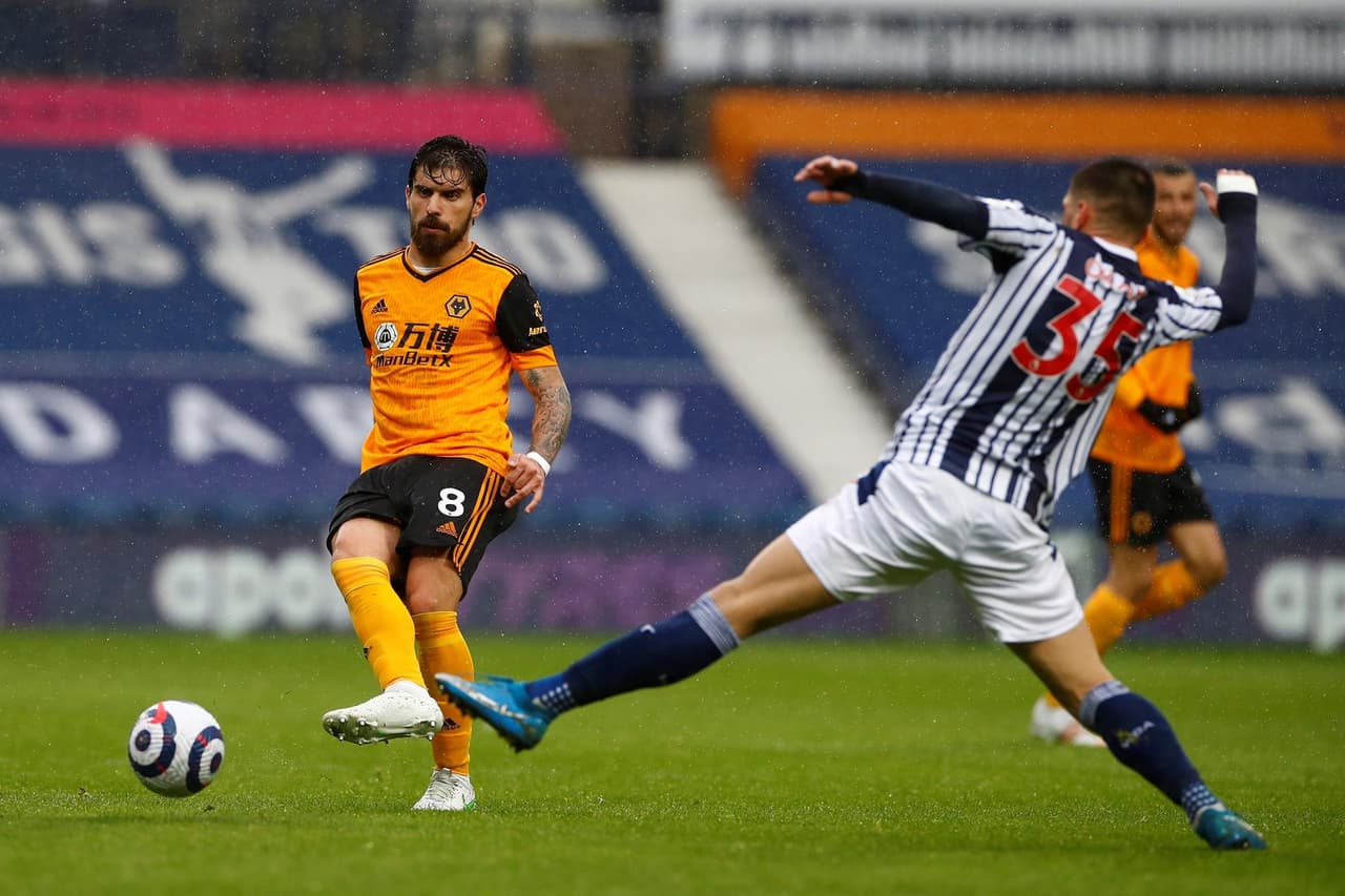 Wolverhampton se lleva sólo un punto tras empatar 1-1 con West Bromwich Albion en su visita durante la Jornada 34 en la Premier League. Fabio Silva le daba la victoria a los Wolves al minuto 46, pero Mbaye Diagne le daba el gol del empate a los locales. El mexicano Raúl Jiménez aún no ha sido convocado.