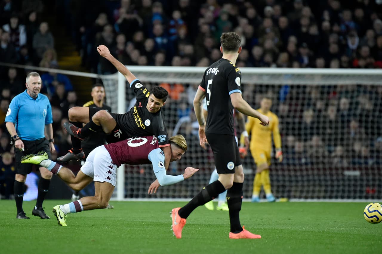 Con triplete de Segio Agüero, doblete de Riyad Mahrez y gol de Gabriel Jesus, Manchester City golea 1-6 al Aston Villa en su casa.