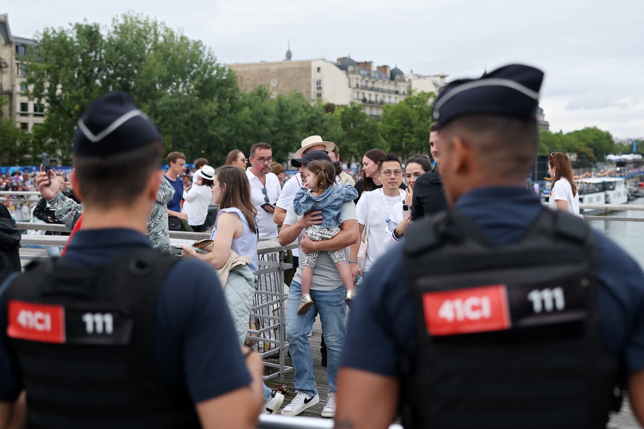 La seguridad fue clave para que el evento se produjera sin incidentes, los cuerpos de seguridad estaban atentos en todo momento a lo que sucedía en las calles de Paris.
<br>