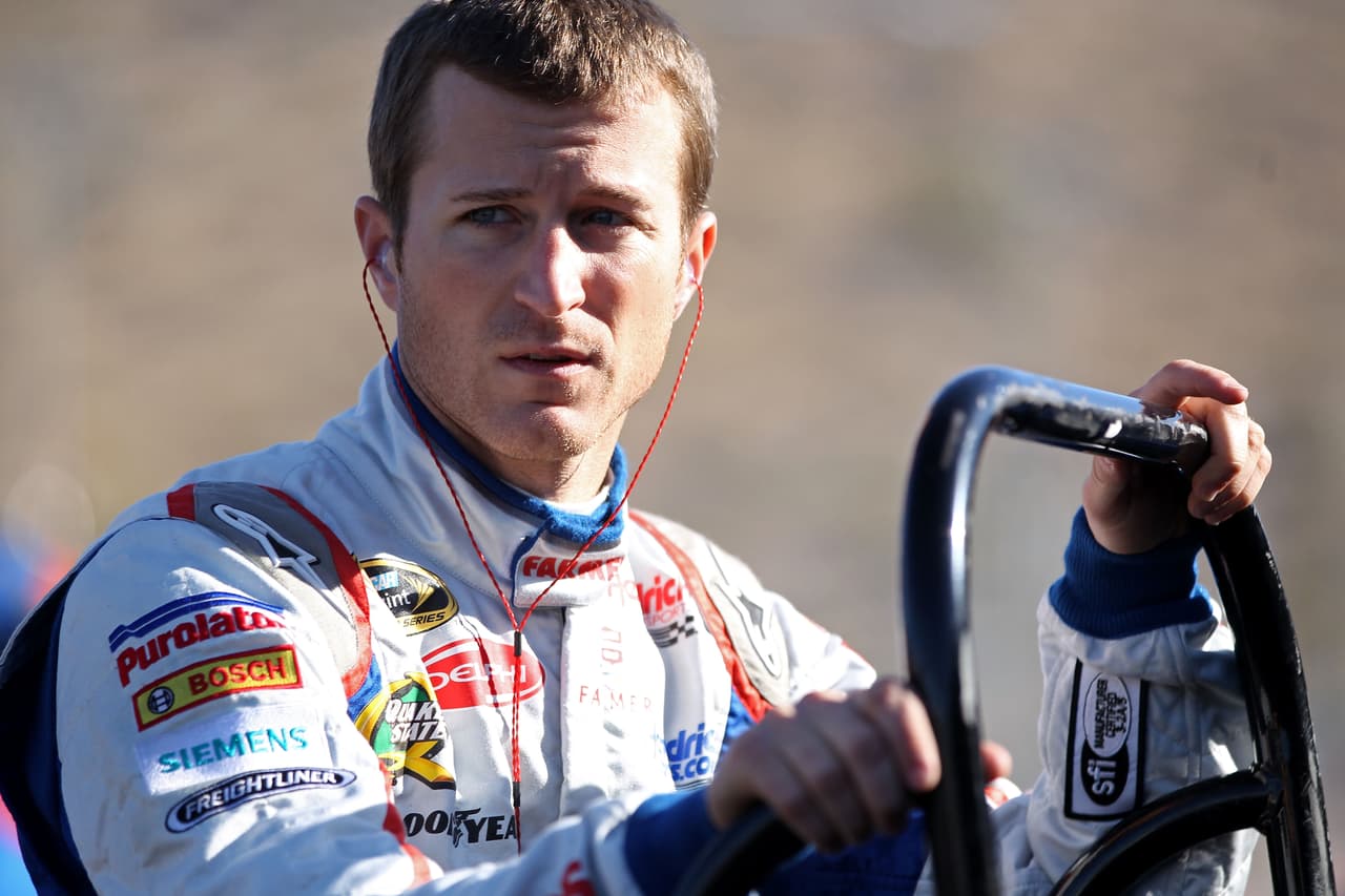 Su cambio en 2012 al equipo Hendrick Motorsports le permitió de nuevo meterse en la lucha por la Chase for the Cup, a donde solo entran los mejores de la temporada. Quedó cuarto.