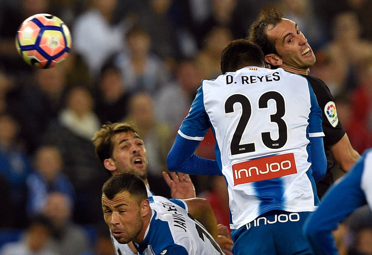 El mexicano aparece nominado junto a otros tres grandes centrales como son los españoles Sergio Ramos (Real Madrid), Gerard Piqué (Barcelona) y el uruguayo Diego Godín, jugadores de los tres mejores equipos del torneo.