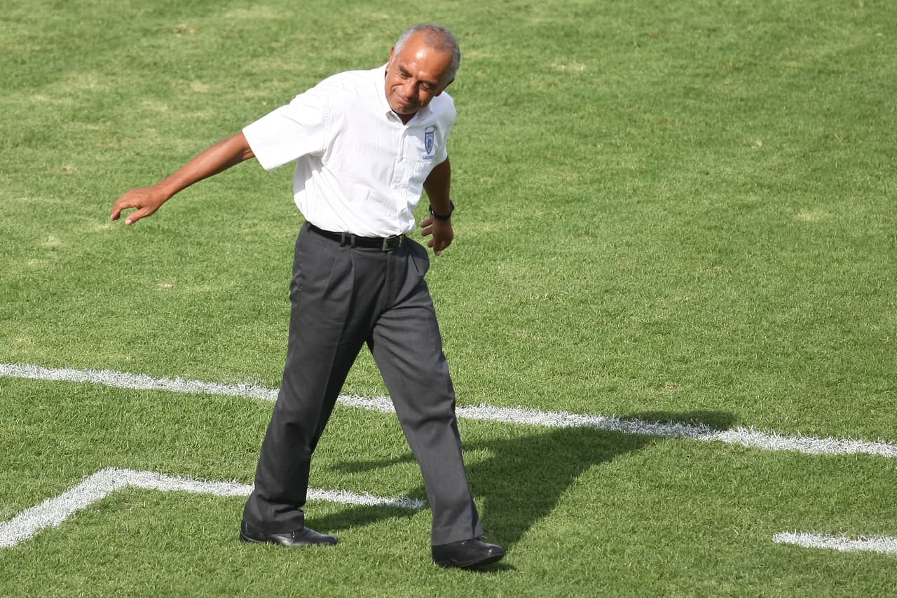 Enrique López Zarza, DT de Veracruz. Su equipo ha perdido dos de los cinco encuentros que ha dirigido en la Liga MX.