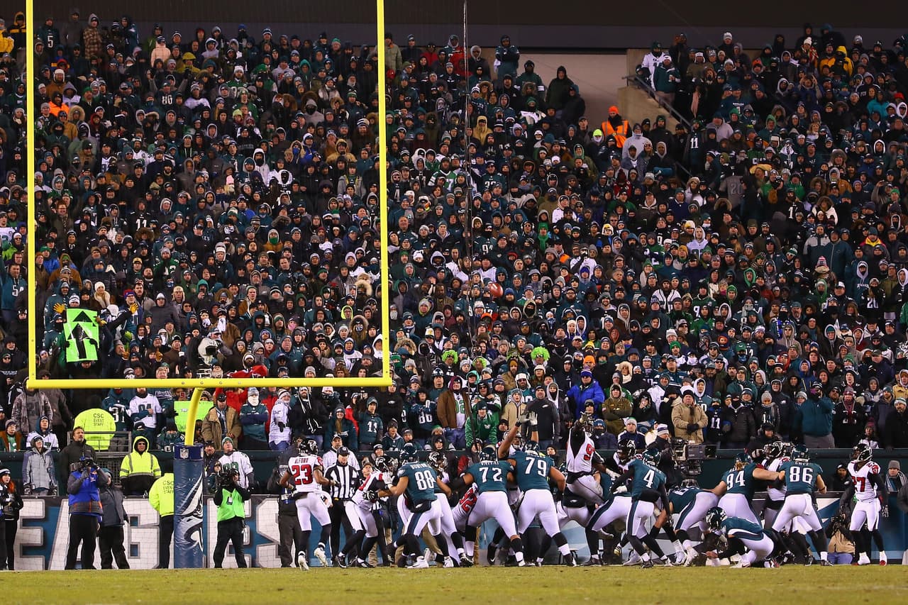 Jake Elliott fue el héroe del partido al acertar sus tres intentos de goles de campo, incluyendo uno de 53 yardas. El pateador consiguió 9 de los 15 puntos de su equipo.