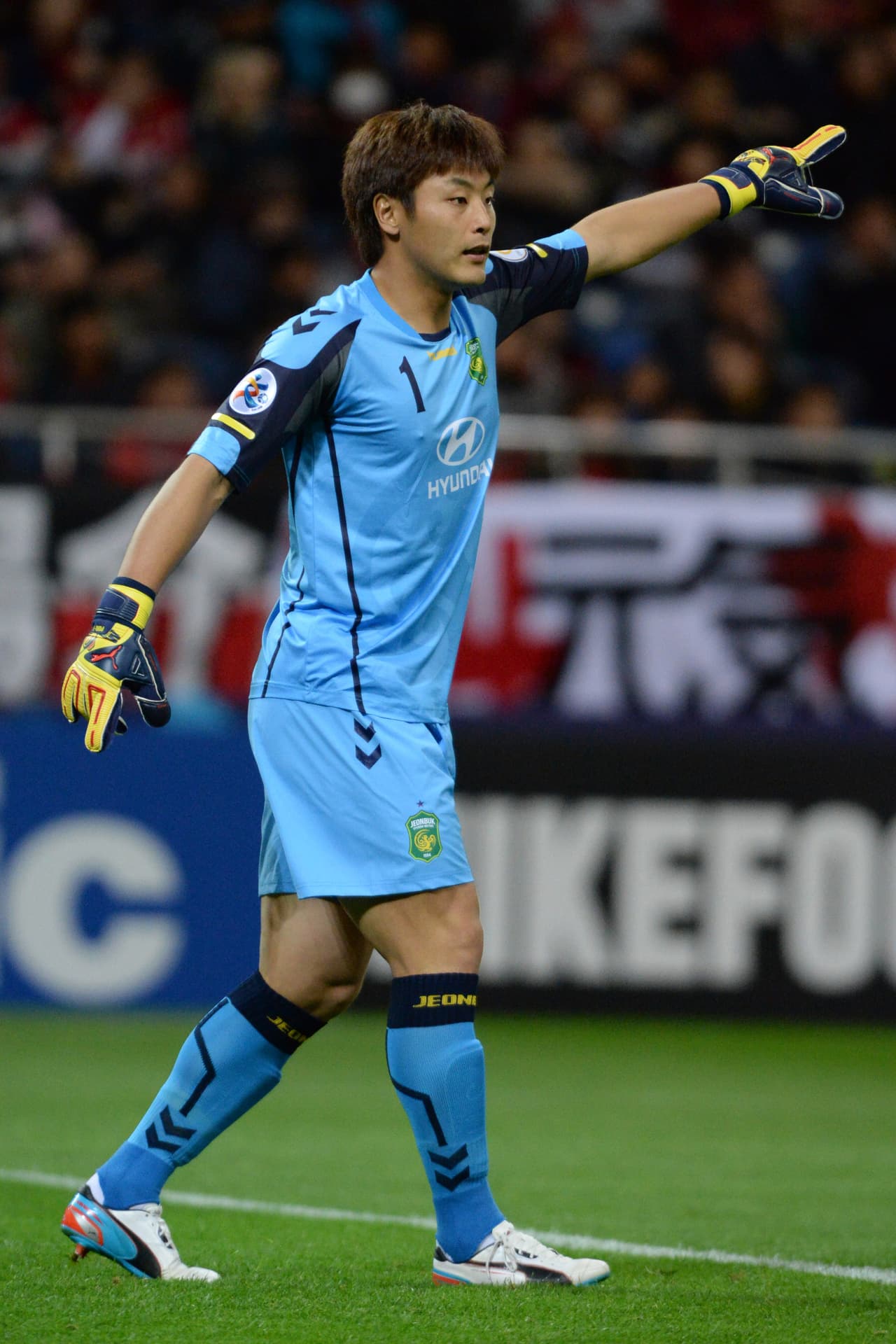 Kwoun Sun-tae tiene personalidad, es líder del equipo y desde el arco organiza. Aunque los talentosos están en cancha, él es el capitán y eso se lo ha dado su recorrido.