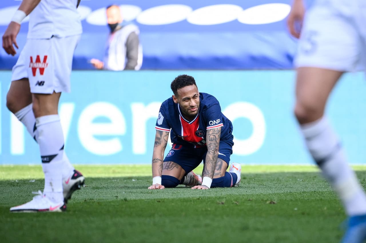 El Paris Saint-Germain perdió el liderato de la Ligue 1 al recibir su tercera derrota consecutiva en el Parque de los Príncipes: ante Mónaco (0-2), Nantes (1-2) y ahora Lille.