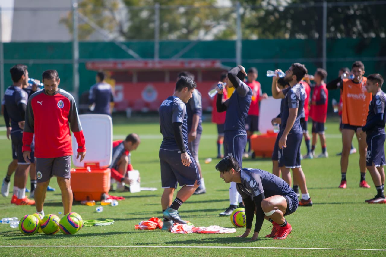 Se dice que la molestia llegó al grupo de jugadores, pero ninguno lo hizo público. Quien sí se pronunció, fue el dueño del equipo, Jorge Vergara, que de inmediato tomó cartas en el asunto.