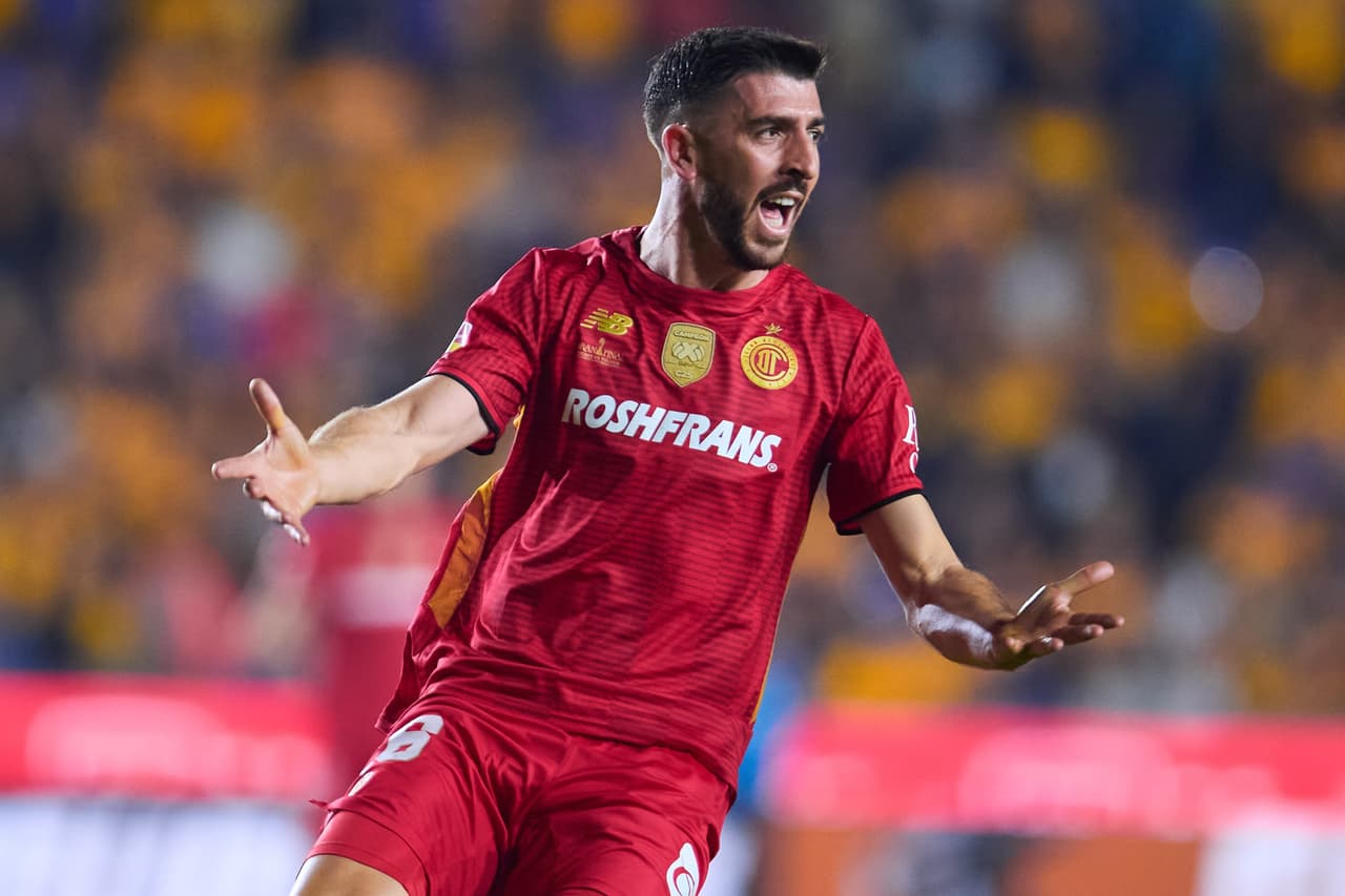 3 - Paulinho - Portugués y delantero letal es el actual romperredes del equipo. Con un tricampeonato de goleo y el título de liga del Apertura 2025.