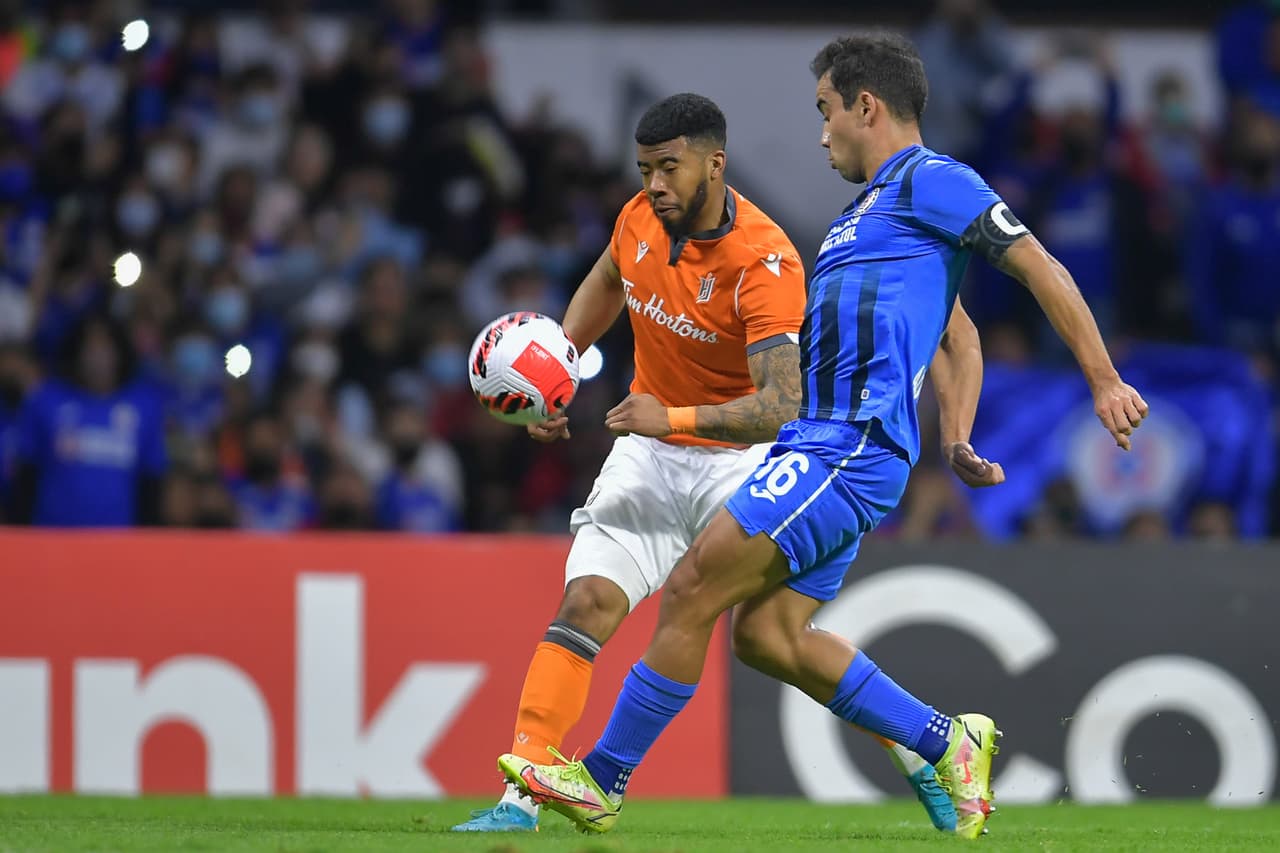 Las anotaciones de Juan Escobar, Rafael Baca y Ángel Romero, Cruz Azul golea 3-1 a Forge y aseguran su lugar en los cuartos de final.