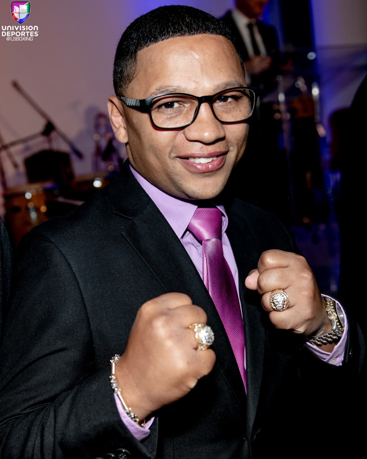 Iván 'El Niño de Hierro' Calderón, excampeón de la OMB en dos divisiones y embajador del programa juvenil de boxeo.