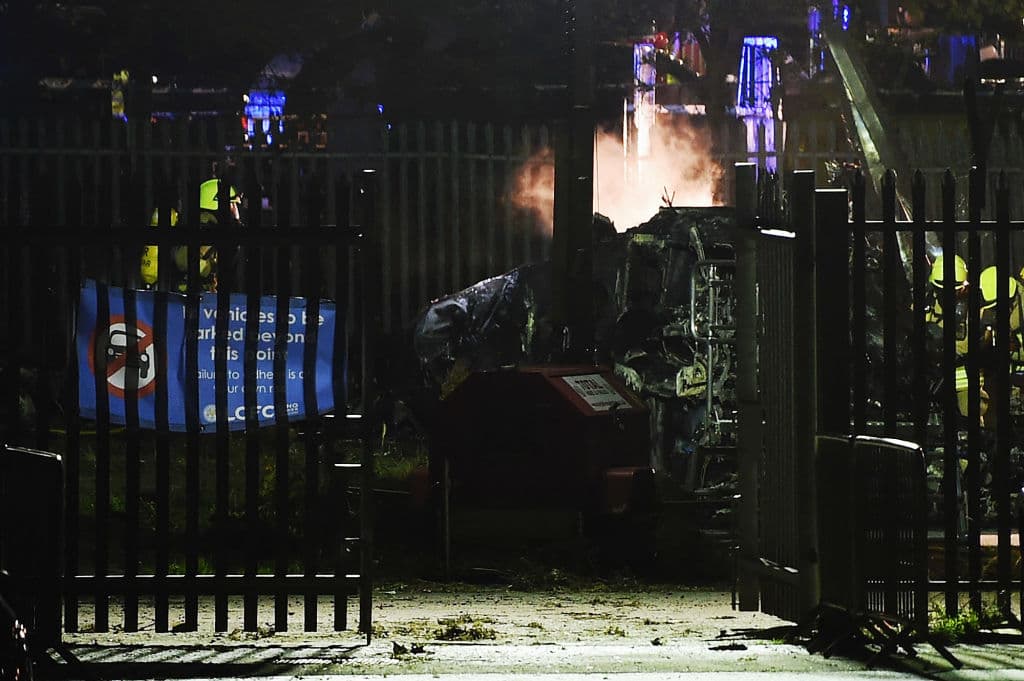 El impacto del helicóptero en el parqueadero fue letal para los tripulantes, entre ellos Vichai Srivaddhanaprabha.