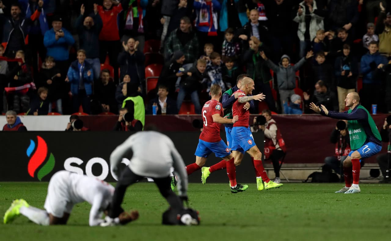 República Checa consuma triunfo vital ante Inglaterra y toma aire para clasificarse a la Eurocopa 2020.
