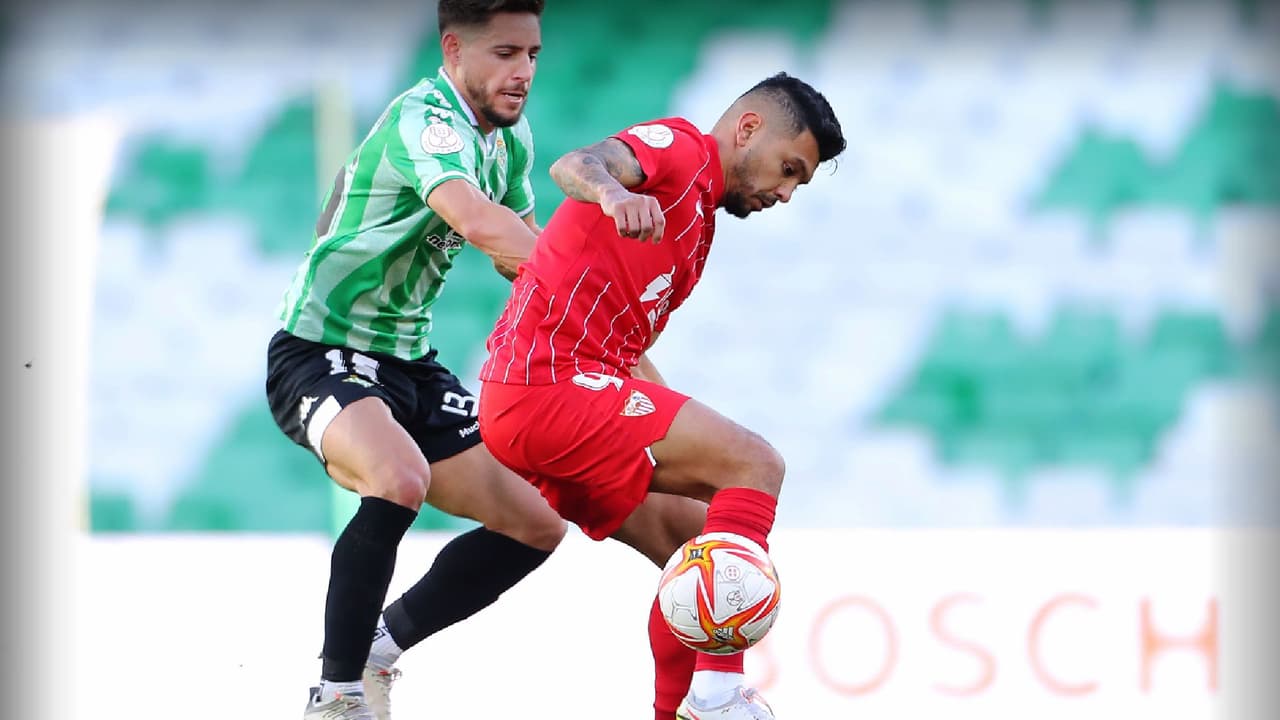 Betis de Lainez y Guardado dan bienvenida a Tecatito con eliminación