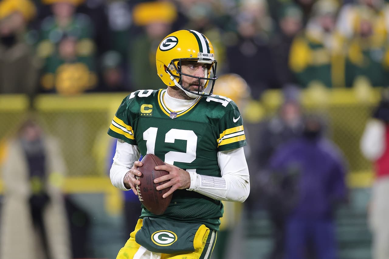 Aaron Rodgers abandona su ‘retiro espiritual’ en la oscuridad