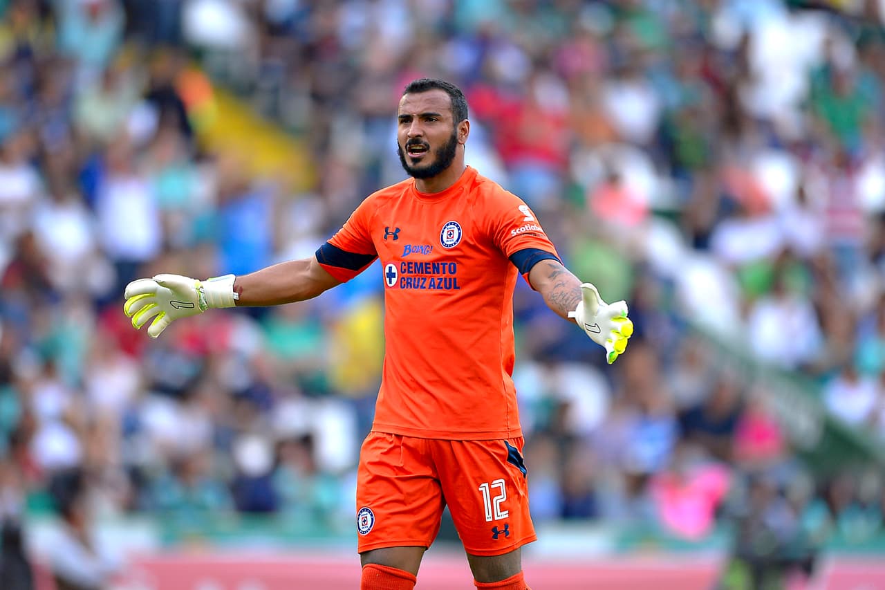 La portería celeste fue defendida por Guillarmo Allison, quien jugó su primer partido del torneo en sustitución del eterno titular José de Jesús Corona.