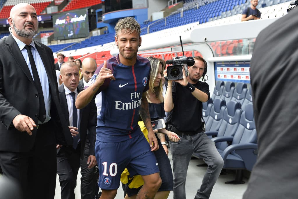 Los medios de todo el mundo siguieron ese paso de Neymar, que de fondo tuvo un nuevo protagonista que apenas un año después se vino a conocer.