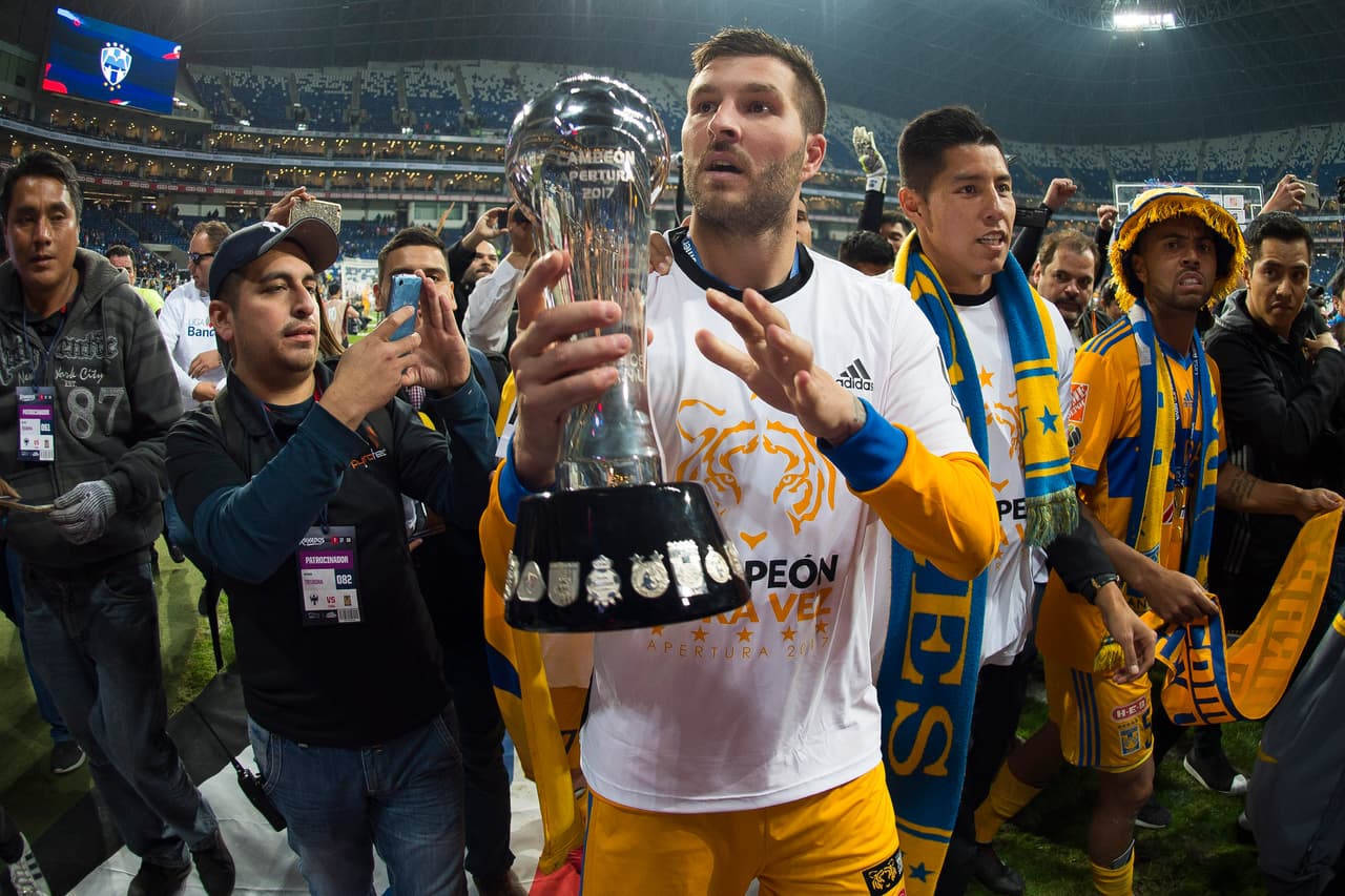 Aunque no marcó, se quedó con su quinto trofeo en México y festejó su cumpleaños 32 por lo alto como ya parecía costumbre.