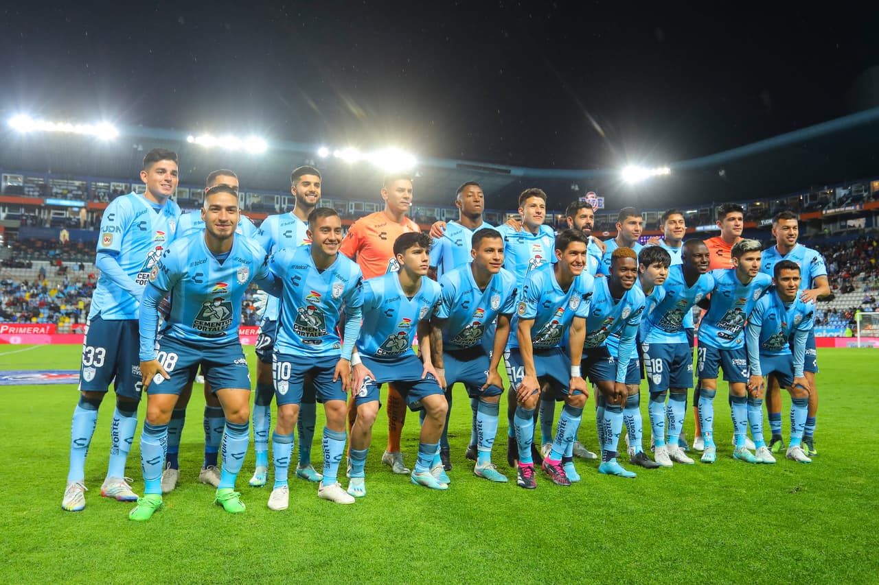 Pachuca rendirá homenaje a Chabelo con una playera especial.