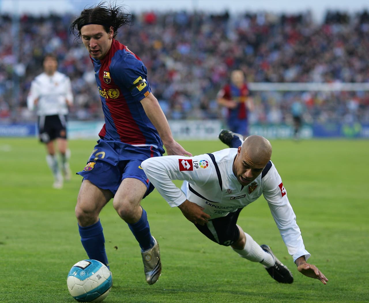 A finales de 2006 se fracturó el quinto metatarsiano del pie ante el Zaragoza y estuvo tres meses fuera.