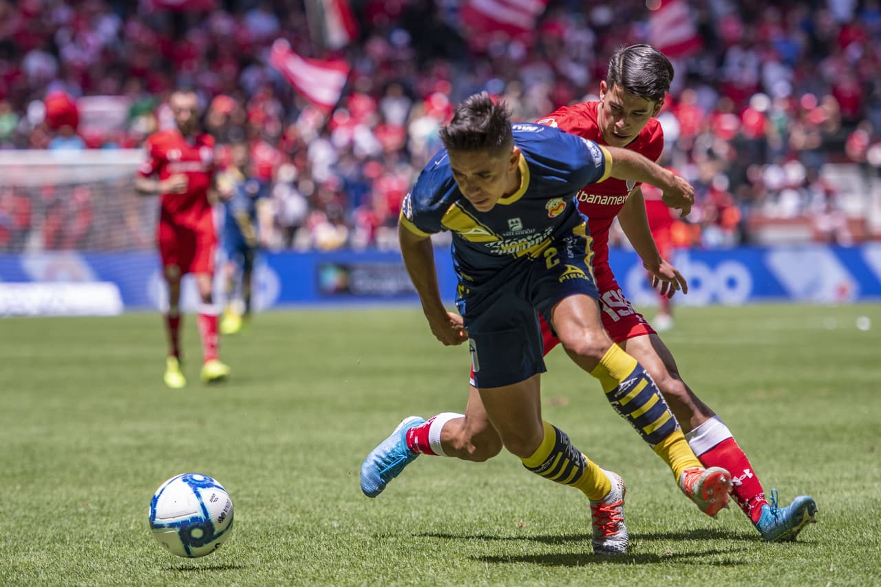 Chispa Velarde desarma los ataques ofensivos del Toluca.