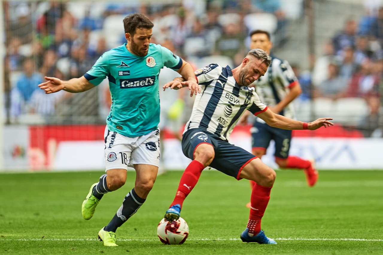 Miguel Layún realizó una marcación correcta pero ofensivamente no aportaba.