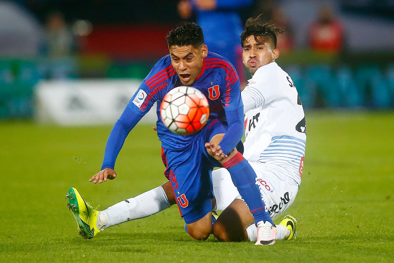 El atacante nacido en Santiago el 2 de agosto de 1993 fue fichado en 2016 por Universidad de Chile luego de una temporada de 19 goles en 36 partidos con el Audax.