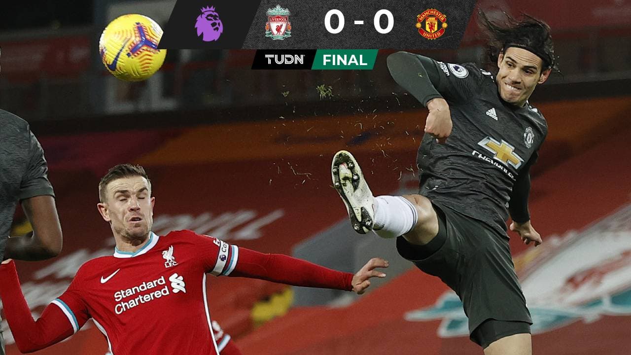 Cavani regresó a las canchas en el empate del Clásico inglés