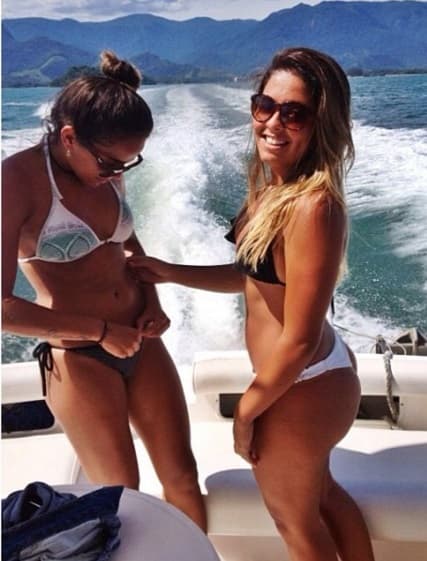 Danielle es la hija del ex jugador de la selección brasileña, Romario, últimamente ha incendiado las redes sociales con su fotografías donde presume su escultural cuerpo.