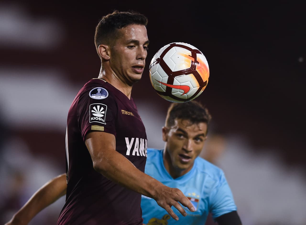 El argentino Iván Marcone llegó a México para cerrar su vinculación con Cruz Azul, con el perfil de un jugador aguerrido y con calidad técnica que a sus 27 años podría darle un giro a 'La Máquina'.