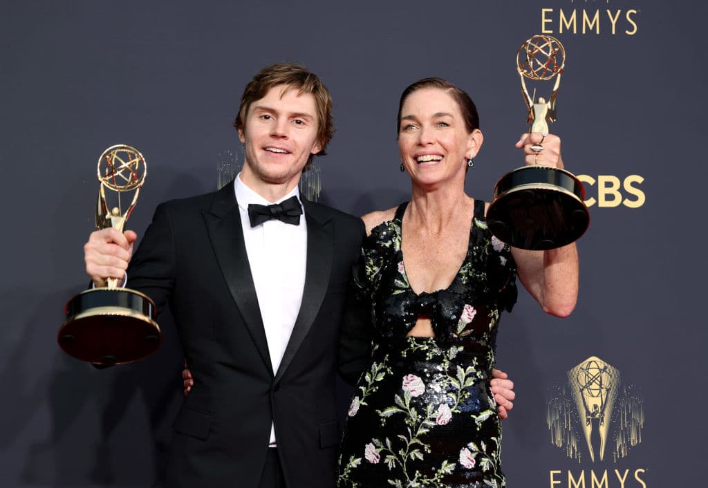Kate Winslet, Evan Peters y Julianne Nicholson se llevaron a casa premios Emmy por la serie limitada "Mare of Easttown".