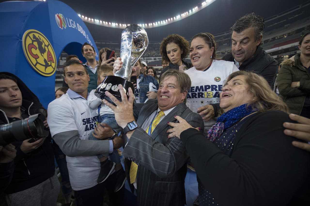 Miguel Herrera inició cierra un ciclo en el que, desde 2013, ha sido el único técnico mexicano capaz de ser profeta en su tierra. Esto ha pasado de ese año a la fecha, cuando se coronó de nuevo.