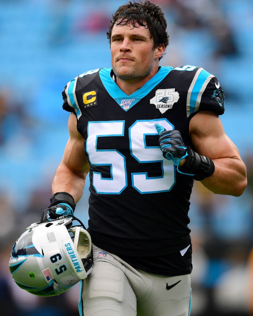 El rostro de la defensiva de los Panthers decidió terminar su carrera con tan solo 28 años. Luke es considerado por muchos como uno de los mejores apoyadores en la historia del deporte.