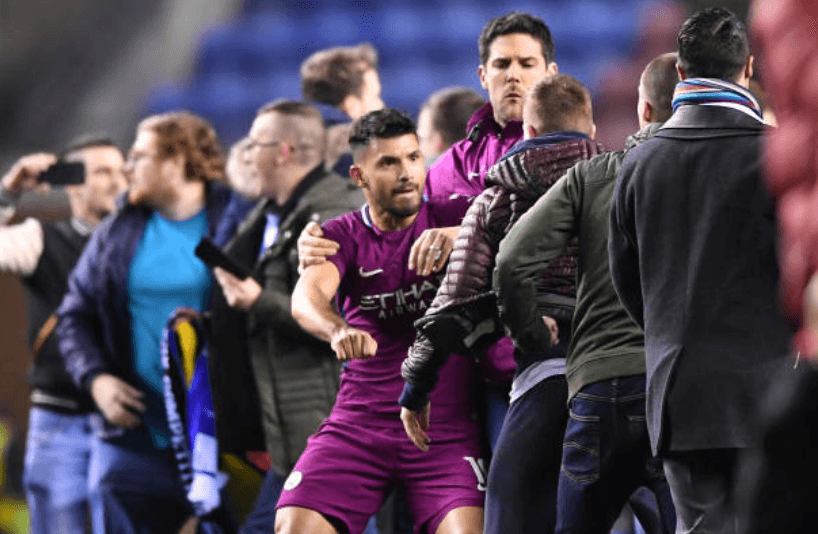 ¡Increíble! La FA no multará al 'Kun' Agüero tras zafarrancho ante el Wigan