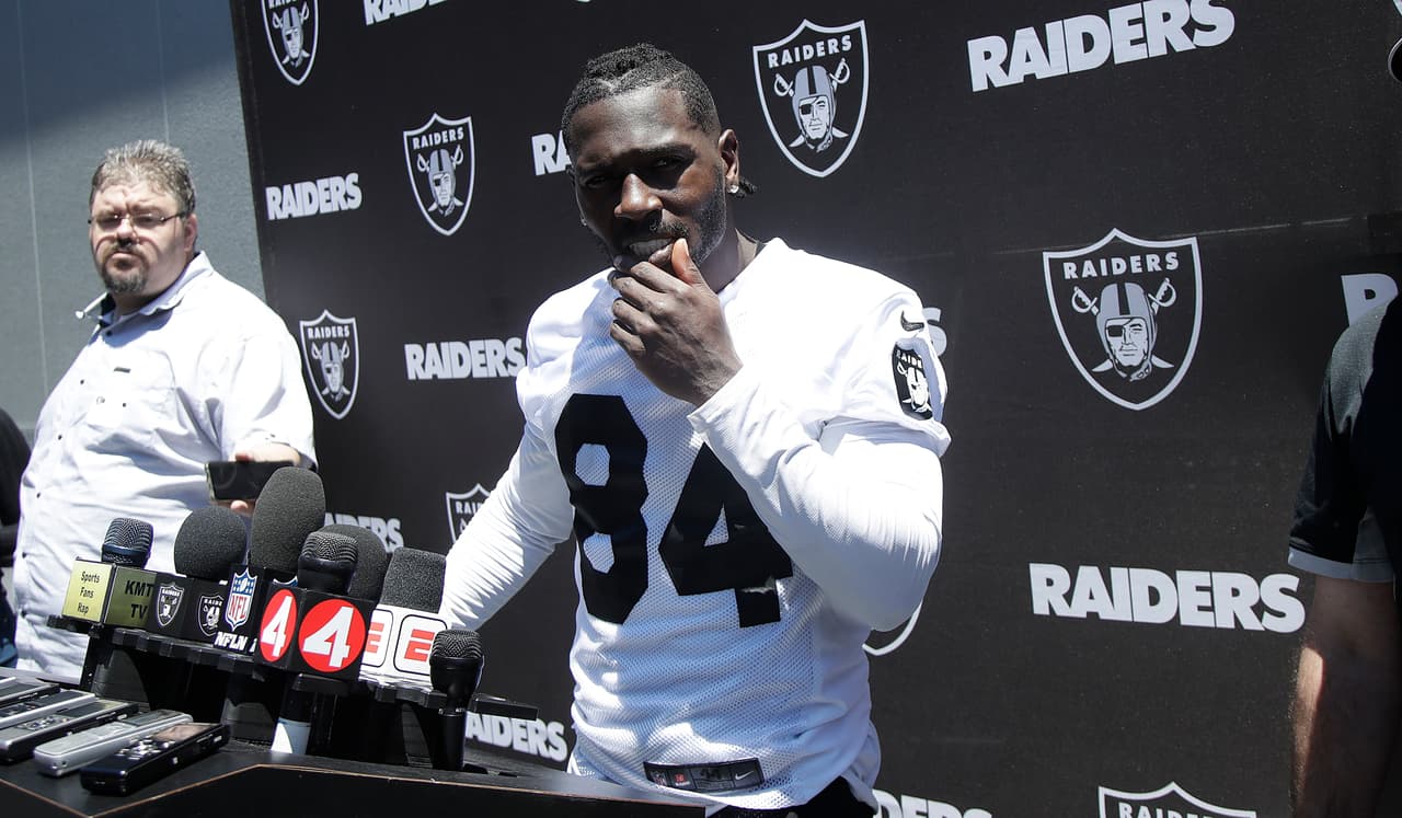 Antonio Brown se presenta de nuevo en la práctica de los Oakland Raiders