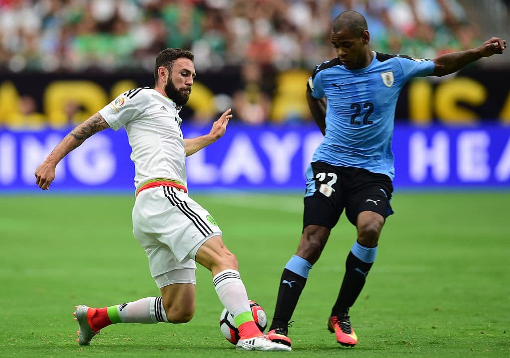 19. Miguel Layún - México