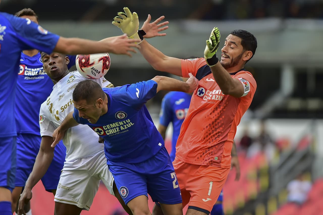 Con goles de Jonathan Rodríguez, Elías Hernández y Luis Romo, Cruz Azul le pasa por encima a Santos y consigue sus primeros tres puntos del Clausura 2020.