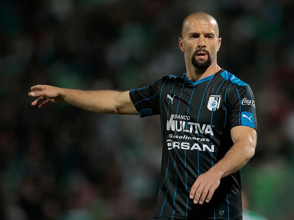 'Tito' Villa agradece apoyo a la gente tras sufrir accidente