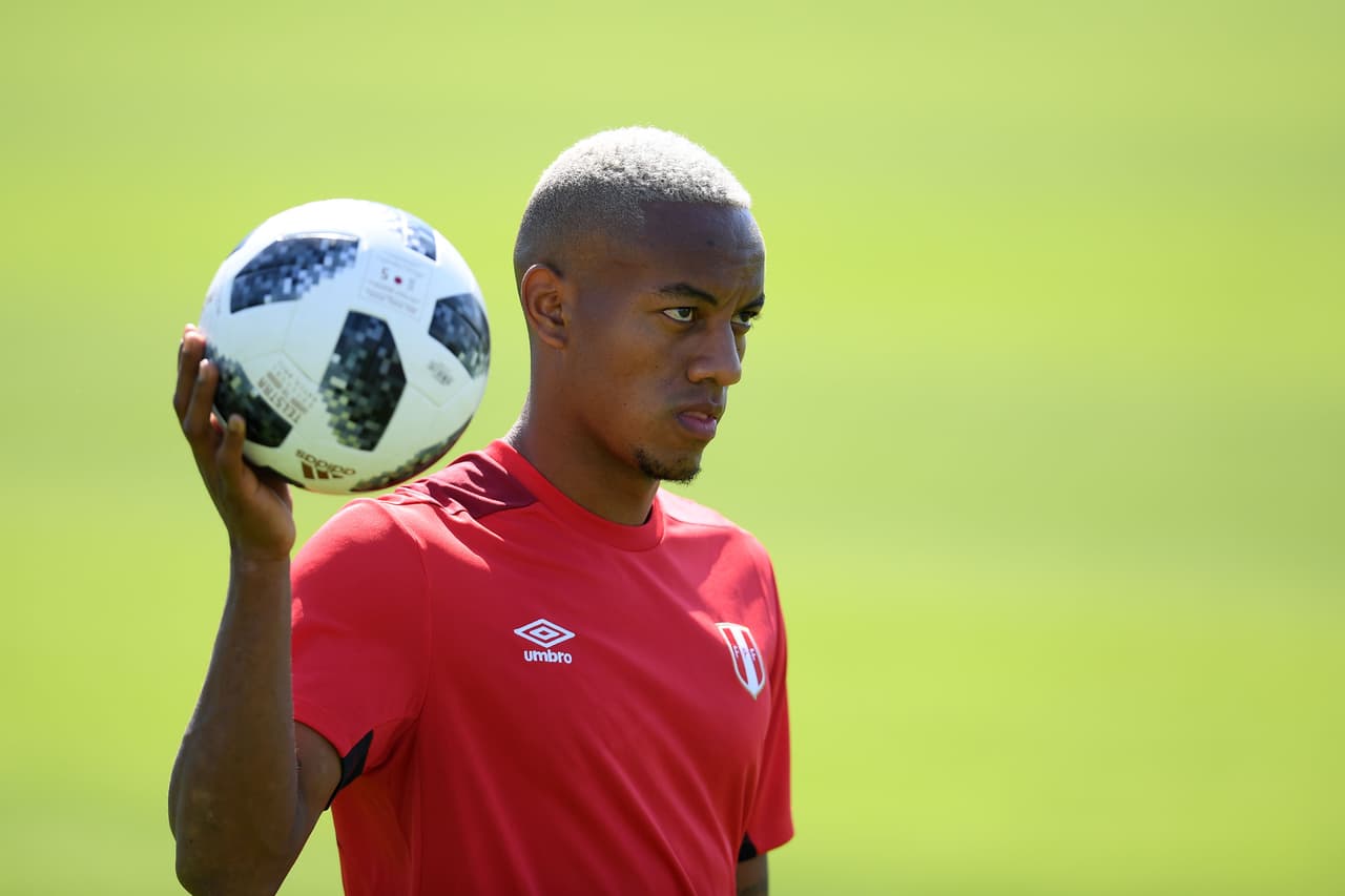 Luis Advíncula ficha con el Rayo Vallecano